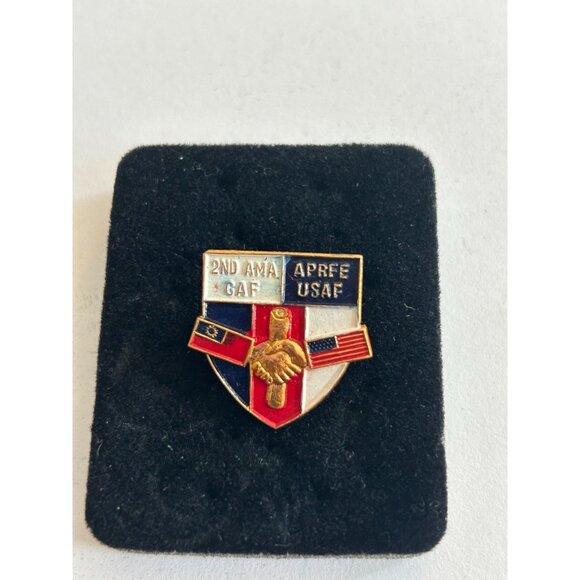 2nd AMA CAF Taiwan & APRFE USAF US Air Force Patriotic Gold Plated Lapel Pin - Picture 5 of 7